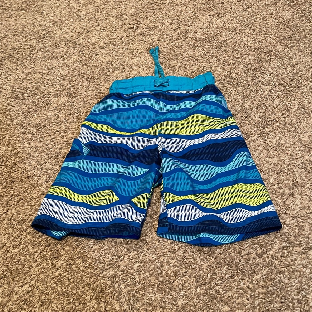 5/$25 Wonder Nation Swim Trunks Size Small 6/7
